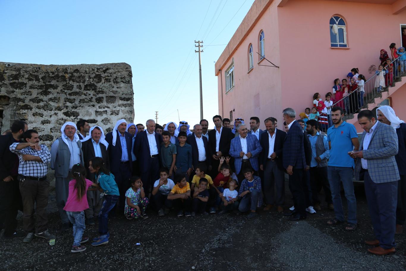Kürt aşiretlerinden ‘İngilizlerin borçlarını ödediği’ iddialarına tepki Kürt aşiretlerinden ‘İngilizlerin borçlarını ödediği’ iddialarına tepki
